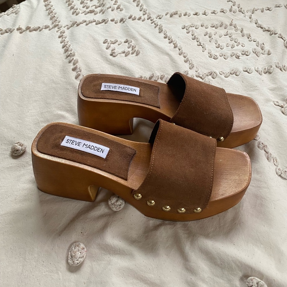 BRAND NEW PLATFORM STUDDED MULE